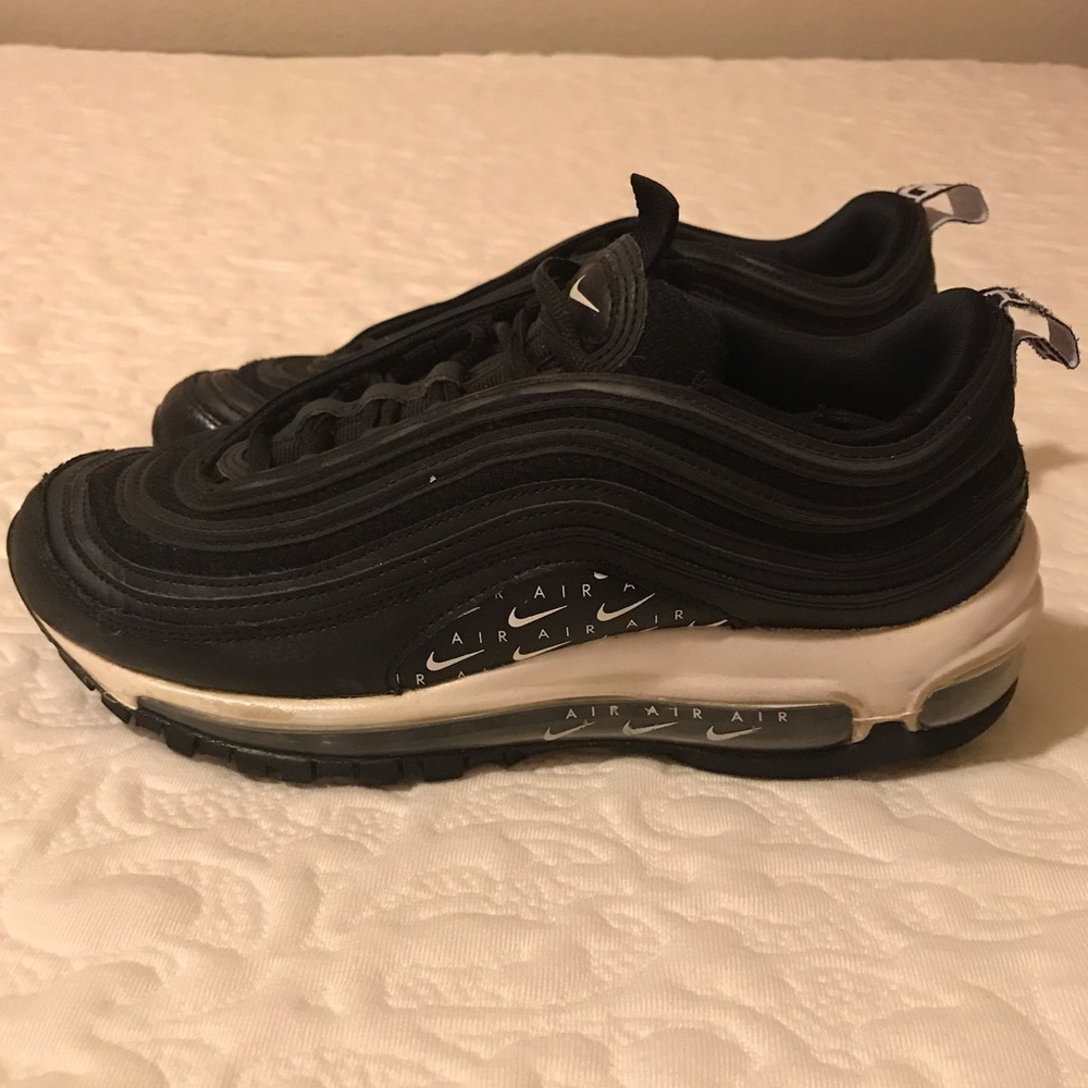 NIKE AIR MAX